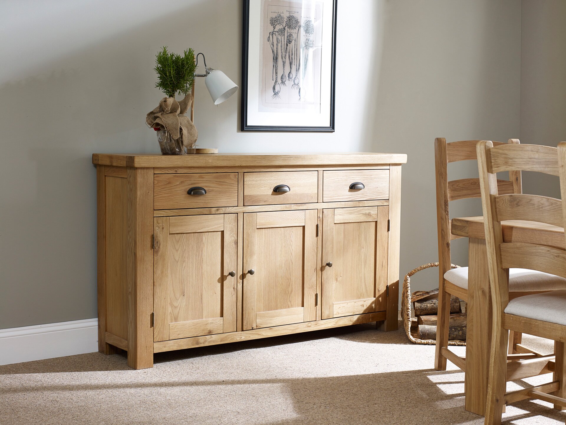 Corndell Fairford dining room furniture